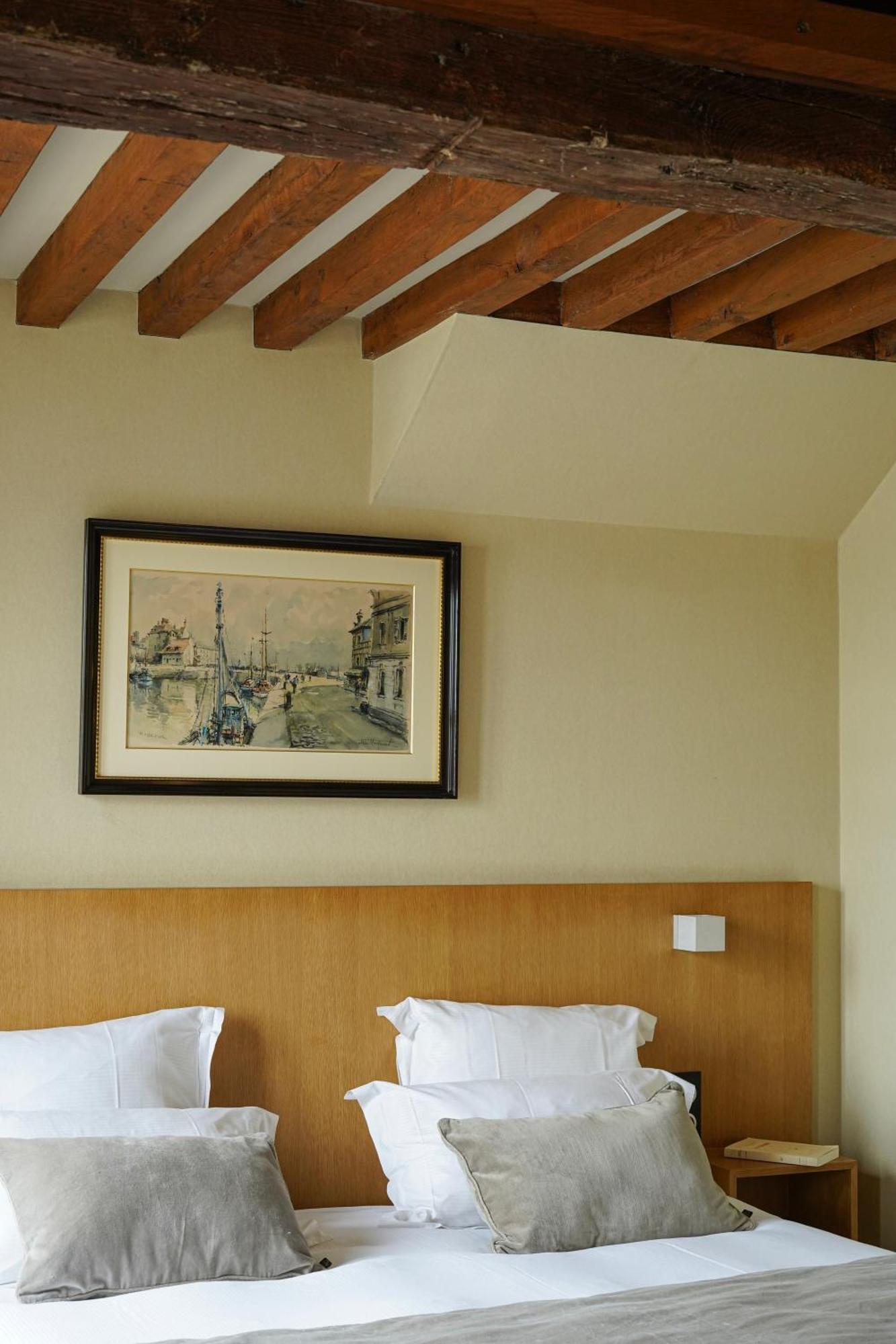 Deluxe Double Room,1668055995:JPEG